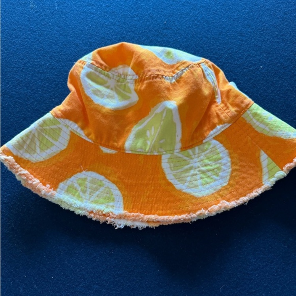 The CUTEST all cotton bucket hat by ZARA🍋🍊🥭zoom in for all the design details